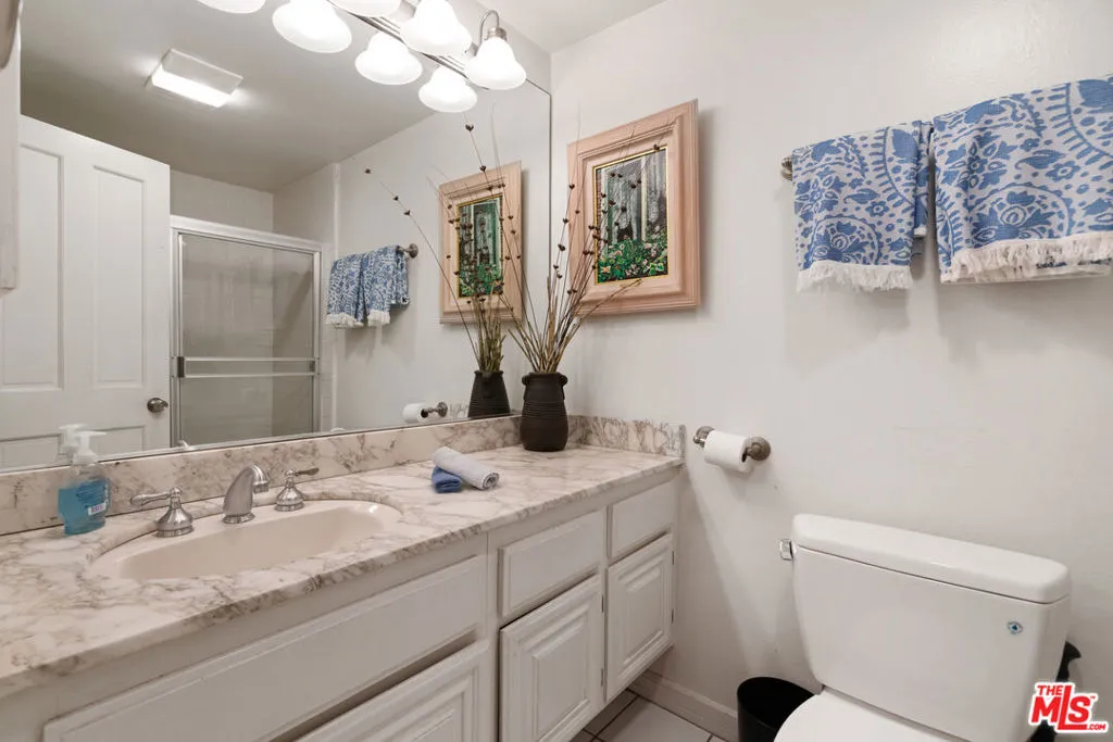 8642 Gregory Way 202, Los Angeles, California 90035 home-pic-12